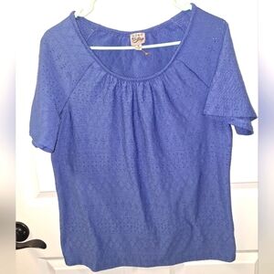 A Como Vintage tunic top in a size medium.  Pre-loved in great condition